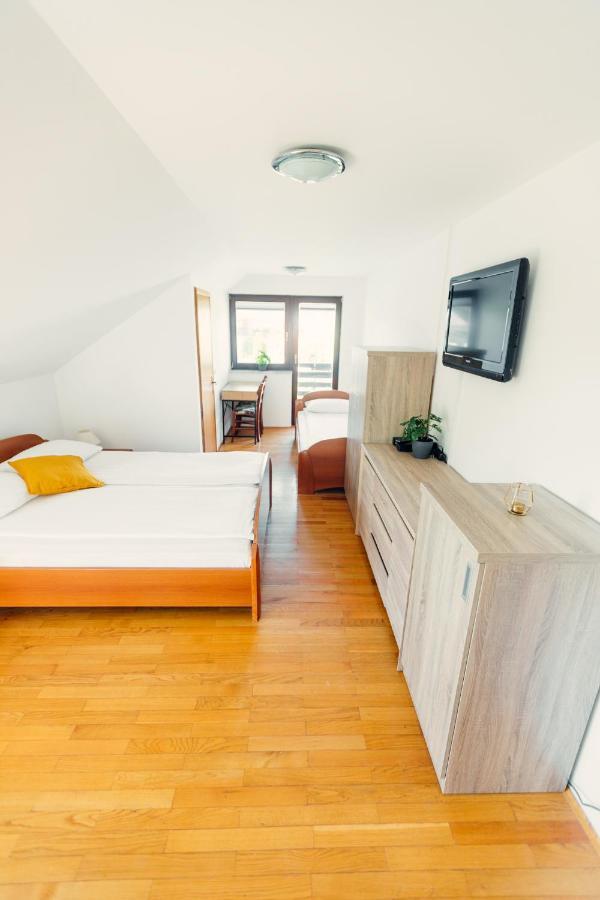 Frankovic Bed&Breakfast Vinica Экстерьер фото